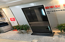 上海静安区某大厦平安保险55寸立式广告机展示项目